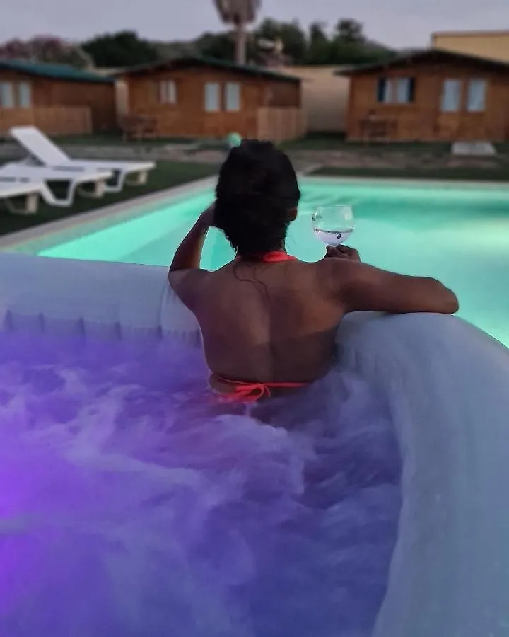 Mahalo Glamping Hotel Fuengirola 0*,